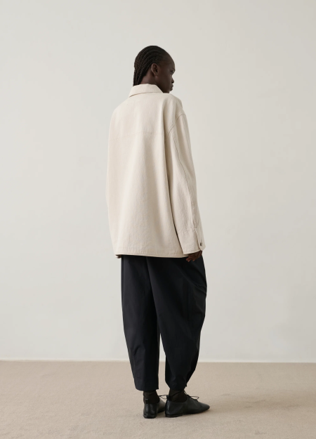 SOEUR es una marca francesa de moda femenina que combina elegancia, sencillez y un estilo contemporáneo 2