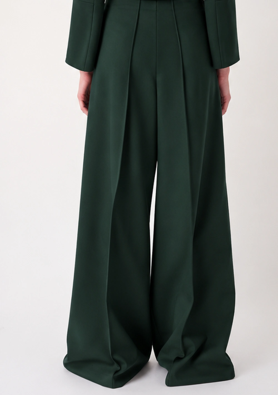 MMEIMEIJ marca de prendas elegantes, femeninas y fabricadas con tejidos de alta calidad que combinan diseño italiano, comodidad