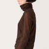 MMEIMEIJ marca de prendas elegantes, femeninas y fabricadas con tejidos de alta calidad que combinan diseño italiano, comodidad