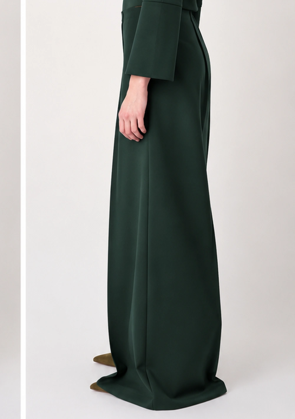 MMEIMEIJ marca de prendas elegantes, femeninas y fabricadas con tejidos de alta calidad que combinan diseño italiano, comodidad
