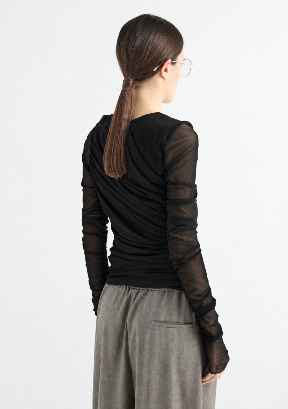 MMEIMEIJ marca de prendas elegantes, femeninas y fabricadas con tejidos de alta calidad que combinan diseño italiano, comodidad