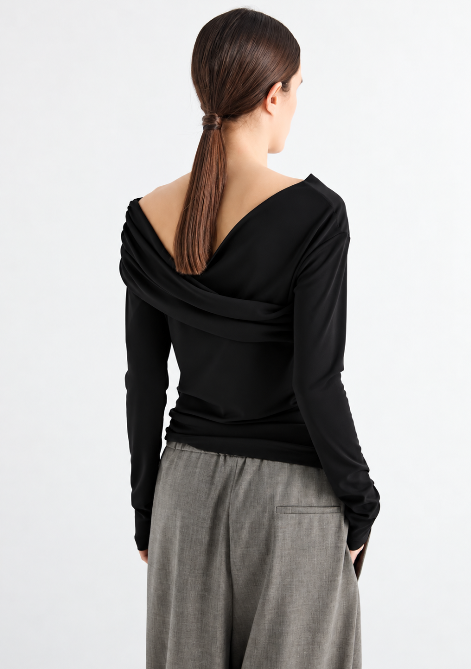MEI MEIJ marca de prendas elegantes, femeninas y fabricadas con tejidos de alta calidad que combinan diseño italiano, comodidad