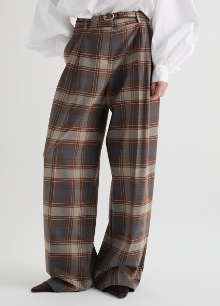 MEI MEIJ marca de prendas elegantes, femeninas y fabricadas con tejidos de alta calidad que combinan diseño italiano, comodidad 2