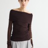 MEI MEIJ marca de prendas elegantes, femeninas y fabricadas con tejidos de alta calidad que combinan diseño italiano, comodidad