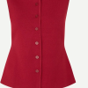 SAMSOE SAMSOE marca de moda escandinava con un diseño contemporáneo y minimalista.