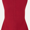 SAMSOE SAMSOE marca de moda escandinava con un diseño contemporáneo y minimalista.