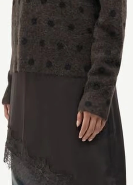 SAMSOE SAMSOE marca de moda escandinava con un diseño contemporáneo y minimalista. 2