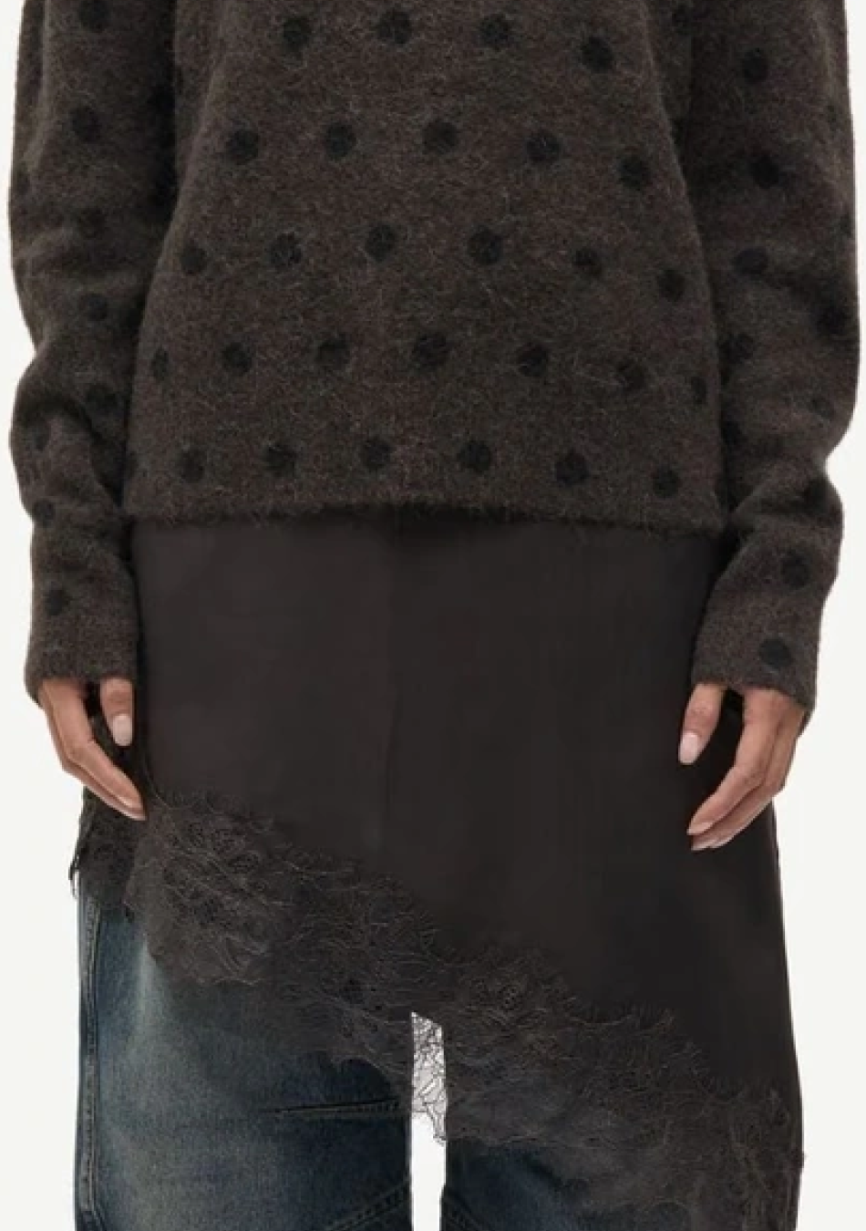 SAMSOE SAMSOE marca de moda escandinava con un diseño contemporáneo y minimalista.