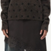 SAMSOE SAMSOE marca de moda escandinava con un diseño contemporáneo y minimalista.
