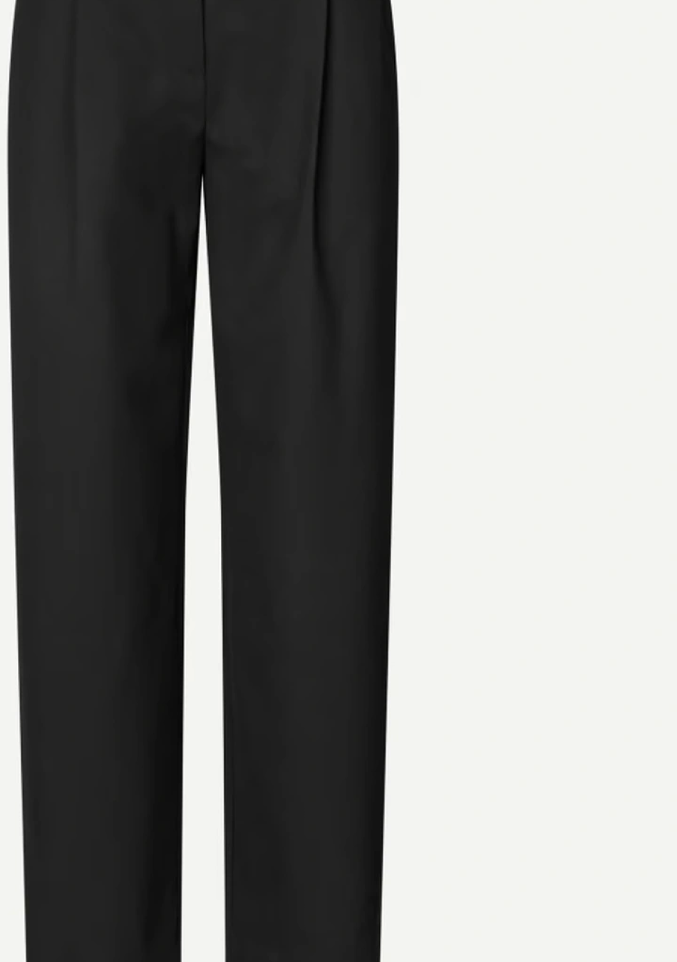 SAMSOE SAMSOE marca de moda escandinava con un diseño contemporáneo y minimalista.