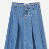 SAMSOE SAMSOE marca de moda escandinava con un diseño contemporáneo y minimalista.