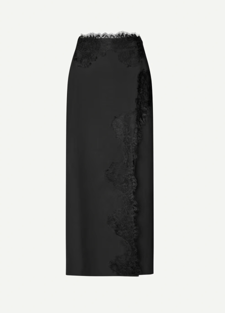 SAMSOE SAMSOE marca de moda escandinava con un diseño contemporáneo y minimalista. 2