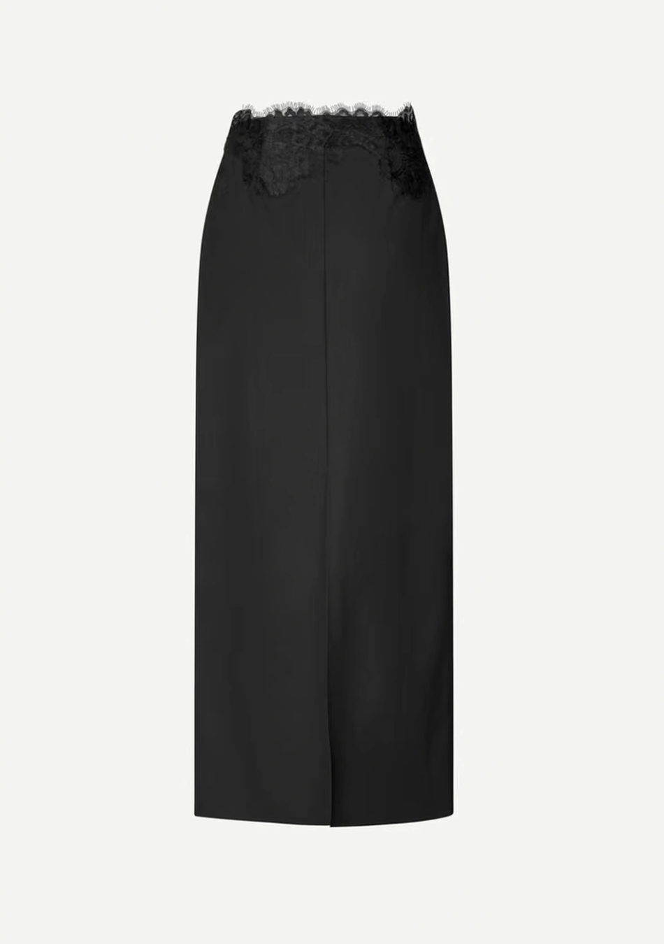 SAMSOE SAMSOE marca de moda escandinava con un diseño contemporáneo y minimalista.