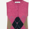 SAMSOE SAMSOE marca de moda escandinava con un diseño contemporáneo y minimalista.