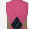 SAMSOE SAMSOE marca de moda escandinava con un diseño contemporáneo y minimalista.
