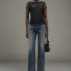 SAMSOE SAMSOE marca de moda escandinava con un diseño contemporáneo y minimalista.