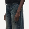 SAMSOE SAMSOE marca de moda escandinava con un diseño contemporáneo y minimalista.