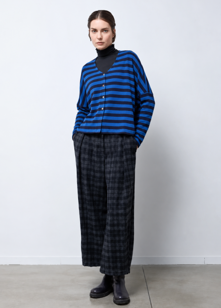NEIRAMI OPIFICIO marca Italiana de ropa de mujer con un estilo casual vanguardista y conceptual