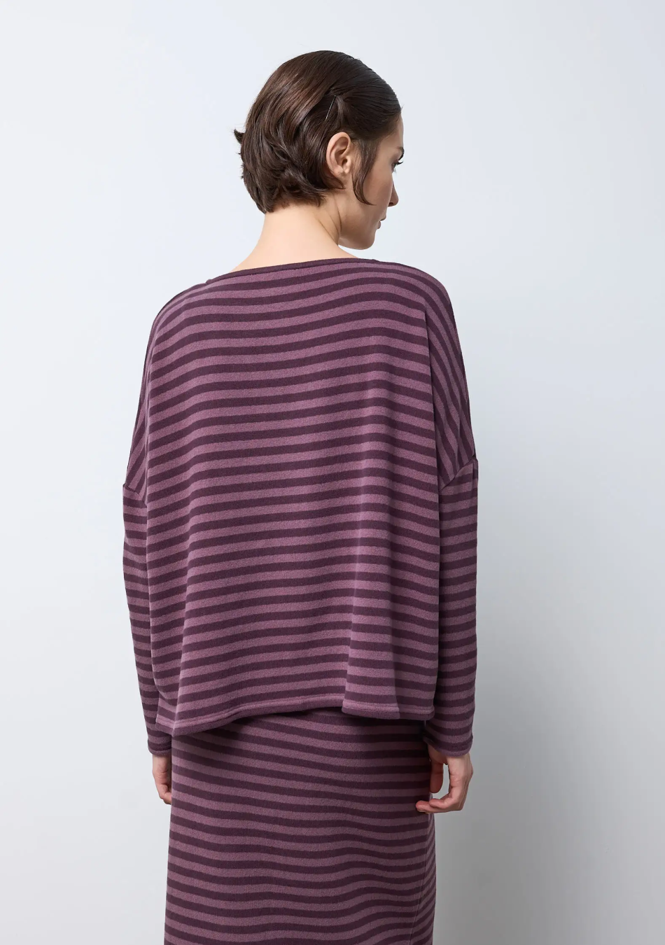 NEIRAMI OPIFICIO marca Italiana de ropa de mujer con un estilo casual vanguardista y conceptual