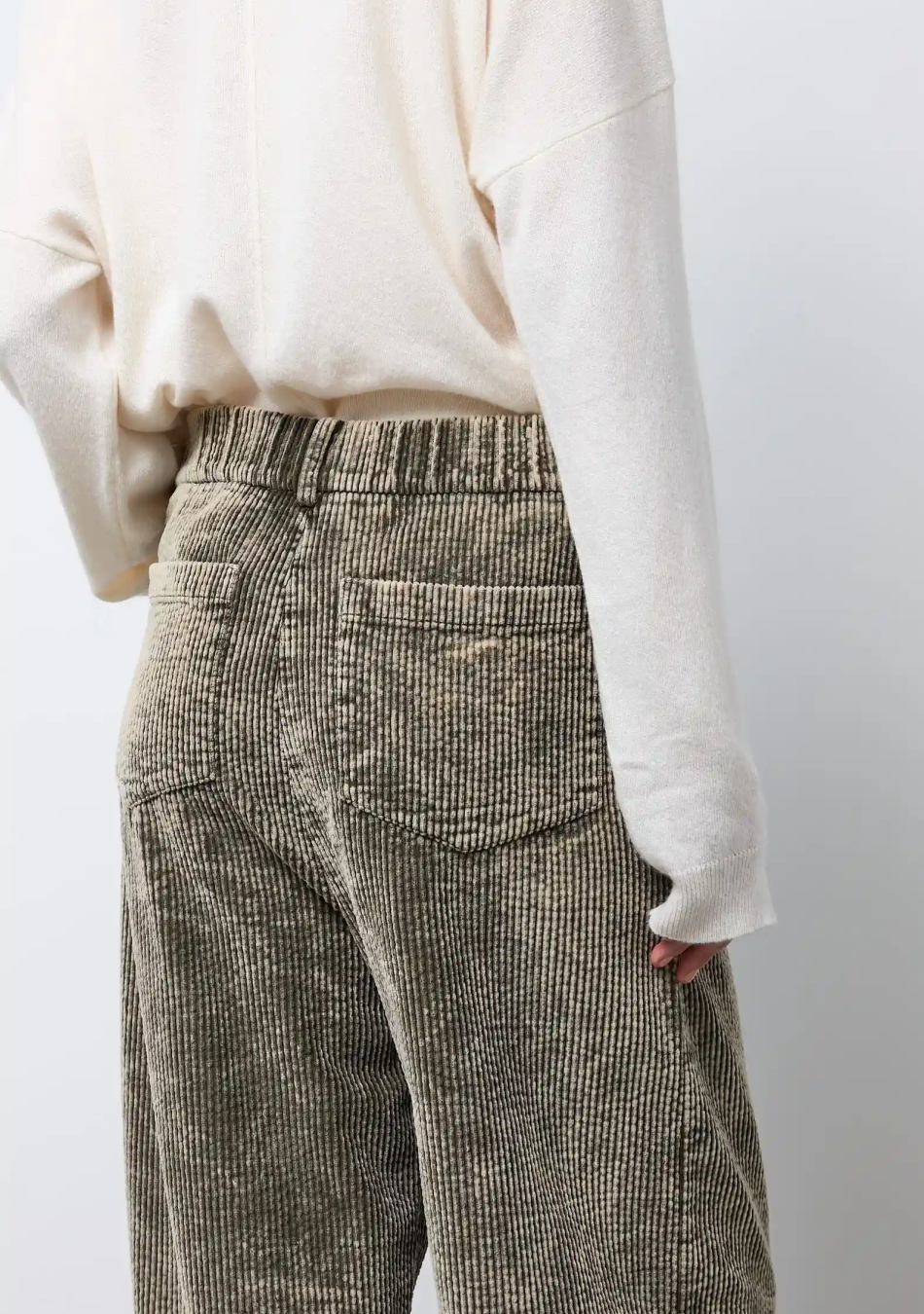 NEIRAMI OPIFICIO marca Italiana de ropa de mujer con un estilo conceptual y vanguardista