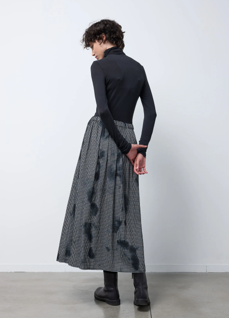 NEIRAMI OPIFICIO marca Italiana de ropa de mujer con un estilo conceptual y vanguardista 2